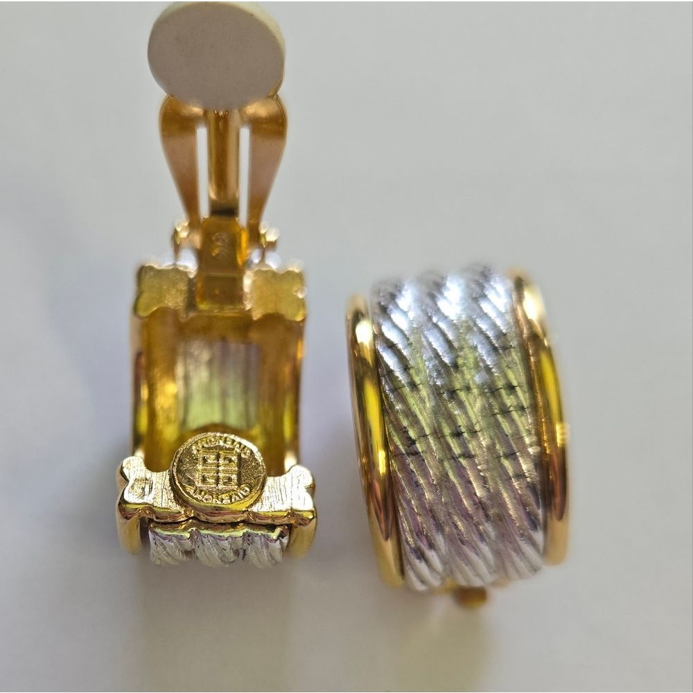 🐢 Givenchy Half Hoop Two Tone Clip Earrings. Excellent Condition. Authentic! - Picture 10 of 11